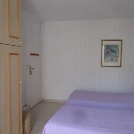 D'hotes Chez Melody Bed and Breakfast