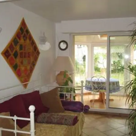 D'hotes Chez Melody Bed and Breakfast